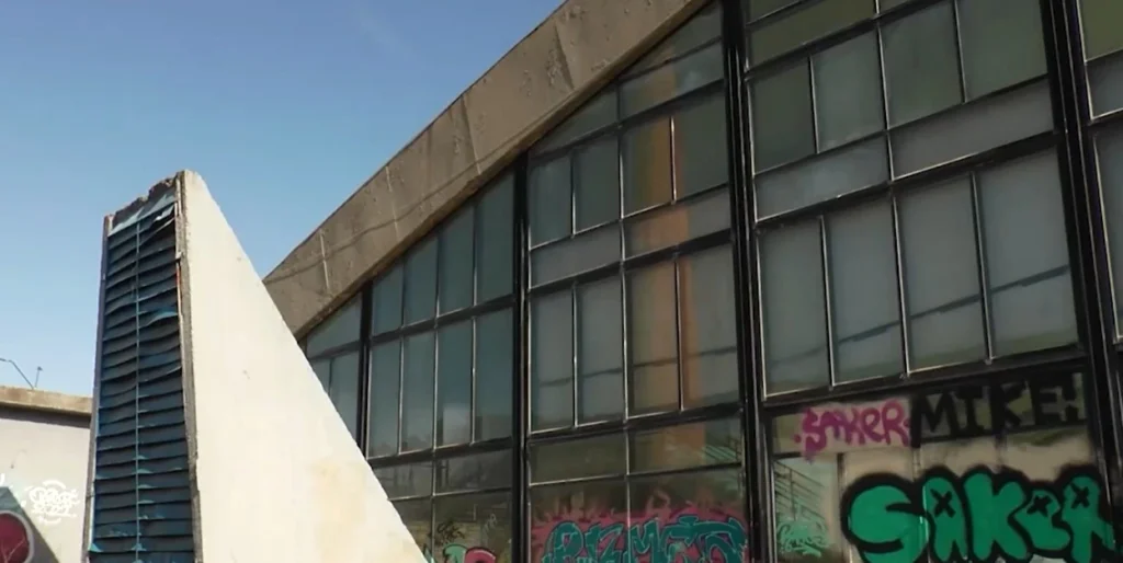 Κολυμβητήριο Σερρών: Χρυσές στιγμές - Σκουριασμένα δοκάρια, κλειστό, κατεστραμμένο και επικίνδυνο - video