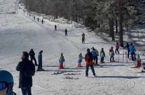 Χιονοδρομικό Κέντρο Λαϊλιά: Πάνω από 2.000 οι επισκέπτες - video
