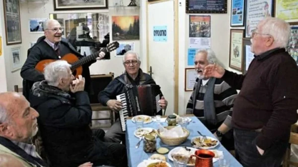 Θεσσαλονίκη: Οι «Λεχρίτες» γιορτάζουν χωρίς γυναίκες κάθε Κυριακή του Ασώτου