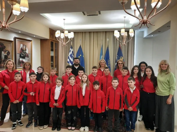 Μαθήτριες και μαθητές από το Halchiu Ρουμανίας επισκέφθηκαν τον Δήμο Σερρών