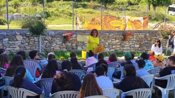 Στα Κομνηνά του Νέστου η ζωή έχει γεύση μέλισσας, δημιουργίας και αγάπης