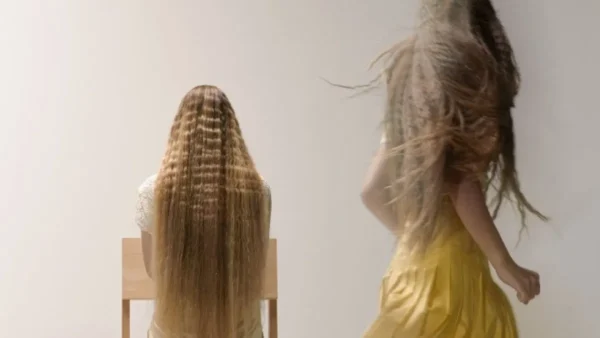 Onassis Dance Days'26: Μια τρυφερή περιπλάνηση ανάμεσα στο οικείο και το ανοίκειο