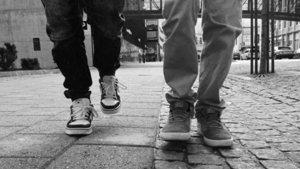 Δύο Γάλλοι έφτασαν στη Σαγκάη με τα πόδια από τη Γαλλία