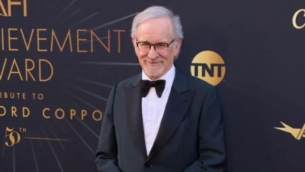 Ο Στίβεν Σπίλμπεργκ κέρδισε το πρώτο βραβείο Grammy και εισήλθε στο «κλαμπ EGOT»