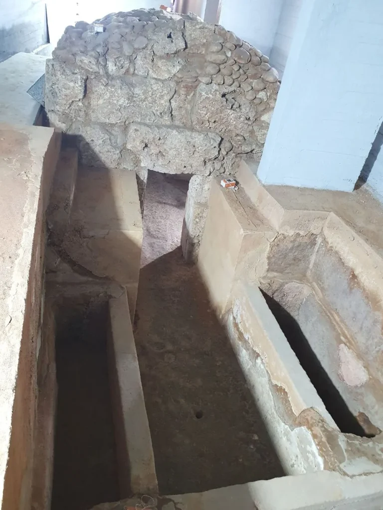 Μοναδικό μνημείο με πλούσιες τοιχογραφίες, βούκρανα και ρόδακες στο κέντρο της Δράμας