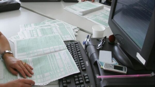 Ξεκινά η υποβολή φορολογικών δηλώσεων του 2026 - Οδηγίες της ΑΑΔΕ για τη συμπλήρωση του Ε2
