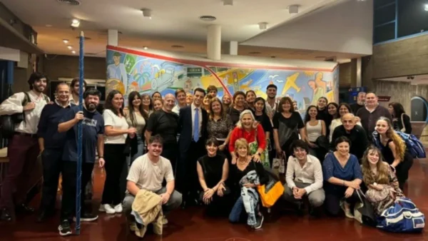 Η φλόγα της Ελευθερίας άναψε στο Μπουένος Άιρες για την 25η Μαρτίου - Εκδήλωση του Νόστου στην Εθνική Βιβλιοθήκη της Αργεντινής