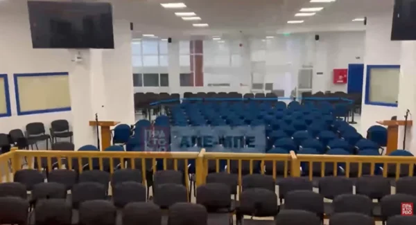 Δίκη για τα Τέμπη: Η διάταξη της προέδρου της Έδρας για τον καταμερισμό των θέσεων και την είσοδο στην αίθουσα
