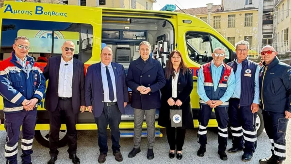 Παραδόθηκε από τη ΜΕΓΑ ΑΕ το υπερσύγχρονο ασθενοφόρο στο ΕΚΑΒ Σερρών - Θερμές ευχαριστίες από τις αρχές - video