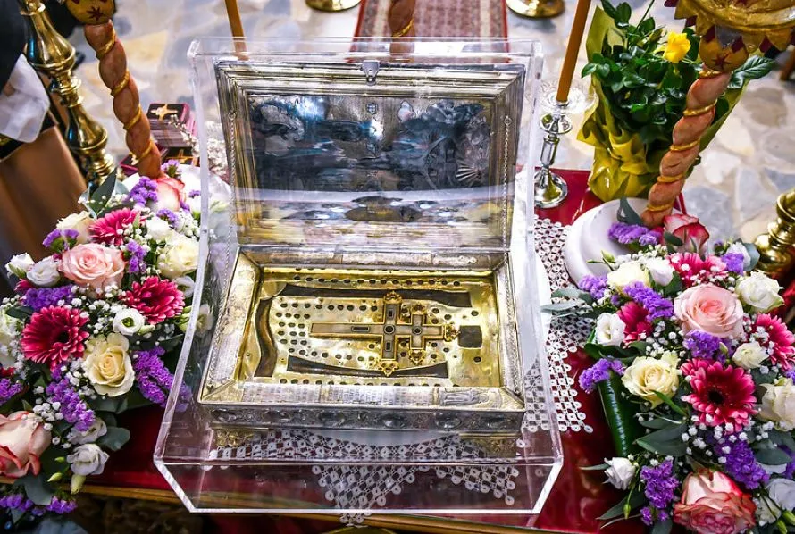 Η Νιγρίτα υποδέχθηκε το Τίμιο Ξύλο από την Μονή Αγίου Παύλου του Αγίου Όρους