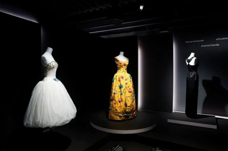 «The Givenchiaga Family»:Έκθεση για τη φιλία και τη δημιουργική συγγένεια των Givenchy και Balenciaga