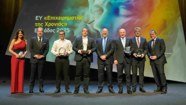 Από τη ναυτιλία στο κρασί και από την αγροδιατροφή στη γαστρονομία: Τι λένε στους νέους τέσσερις επιχειρηματίες που βραβεύτηκαν από την EY