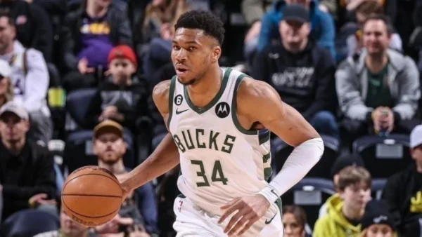 Double-double ο Γιάννης στην επιστροφή του, βαριά ήττα των Μπακς από τη Βοστώνη