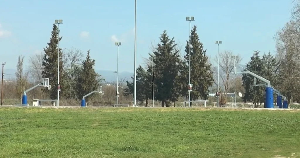 Σέρρες: Καταγγελίες για απαράδεκτες εικόνες στο πάρκο του ΟΒΑ - video