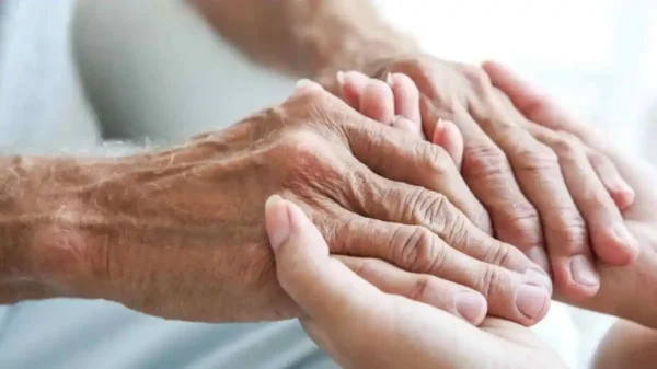 Υγεία: Το μαγείρεμα σπιτικού γεύματος μειώνει τον κίνδυνο άνοιας στους ηλικιωμένους