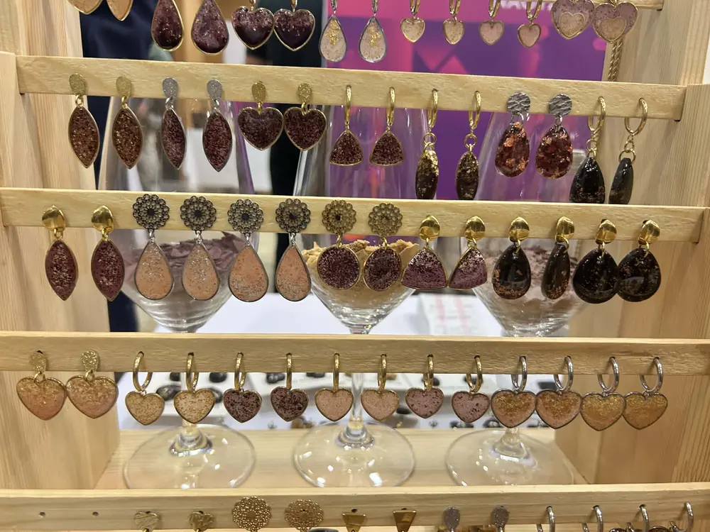 Κοσμήματα να τα πιεις στο ποτήρι: Σκουλαρίκι ...ξινόμαυρο και δαχτυλίδι μαλαγουζιά