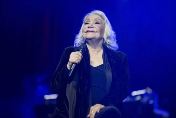 Μαρινέλλα: "Γεννήθηκα νέα, θα πεθάνω νέα"