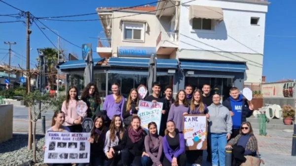 Μια κιθάρα, ένα τραγούδι κι ένα ηχηρό «όχι» από μαθητές του Γυμνασίου Πευκοχωρίου στη βία κατά των γυναικών και τον σχολικό εκφοβισμό