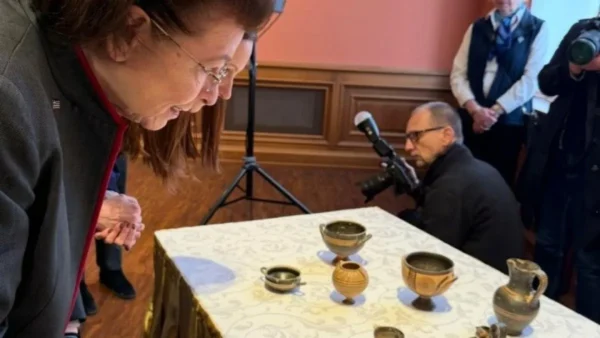 ΥΠΠΟ: Επαναπατρίζονται 9 αρχαιότητες που εκλάπησαν από το Αρχαιολογικό Μουσείο του Άργους, μεταξύ 1970-1992