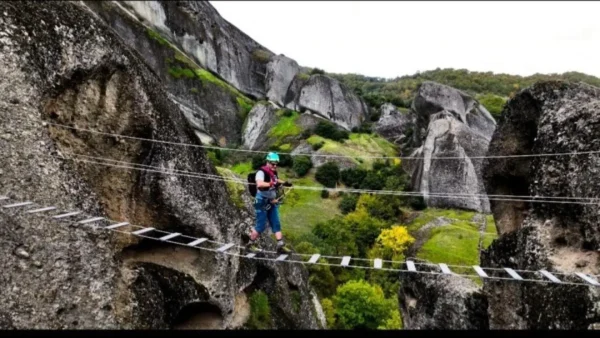 Τα «Μικρά Μετέωρα» στα Χάσια μπαίνουν δυναμικά στον εναλλακτικό τουριστικό χάρτη, με τη μοναδική πιστοποιημένη «Via Ferrata» στην Ελλάδα