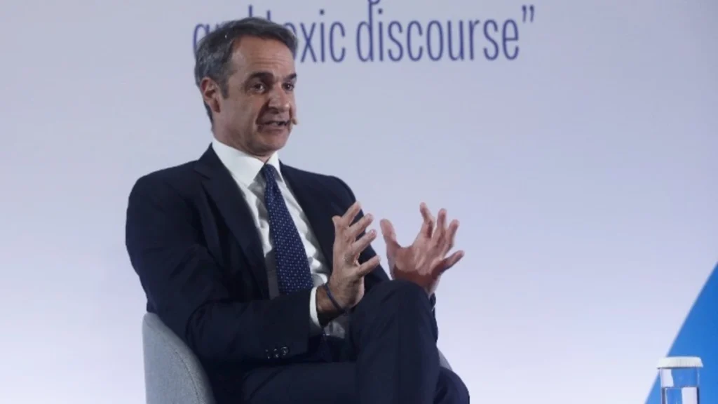 Athens Alitheia Forum – Κυρ. Μητσοτάκης: Εντός του μήνα οι αποφάσεις για τον περιορισμό πρόσβασης στα social media των κάτω των 15 ετών