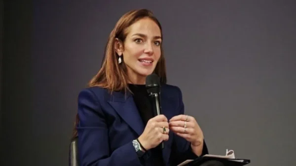 Δ. Μιχαηλίδου: Ψηφιακή ενδυνάμωση για 6.500 ηλικιωμένους και άτομα με αναπηρία – Έως 500 ευρώ σε κάθε μητέρα μέσω του προγράμματος «Νταντάδες της Γειτονιάς»