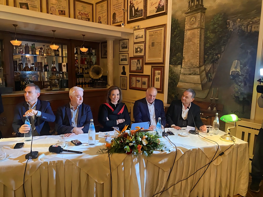 Ντόρα Μπακογιάννη: Η Ελλάδα δεν μετέχει στον πόλεμο, προστατεύει την κυριαρχία της