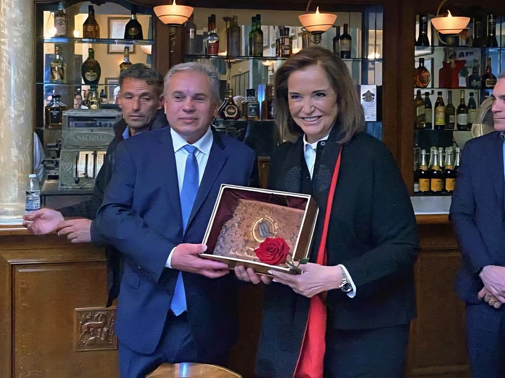 Ντόρα Μπακογιάννη: Η Ελλάδα δεν μετέχει στον πόλεμο, προστατεύει την κυριαρχία της