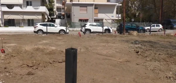 Σέρρες: Ξεκίνησαν οι εργασίες για τη δημιουργία παιδικής χαράς στην οδό Νιγρίτης - video