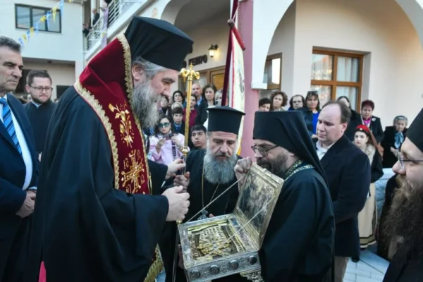 Η Νιγρίτα υποδέχθηκε το Τίμιο Ξύλο από την Μονή Αγίου Παύλου του Αγίου Όρους