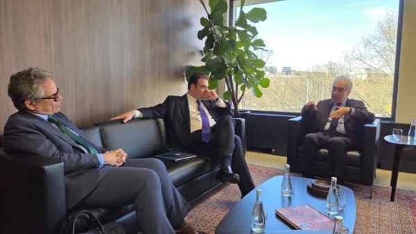 Συνάντηση Κυριάκου Πιερρακάκη με τον Fatih Birol στο Παρίσι για την ενεργειακή ασφάλεια και την κρίση στη Μέση Ανατολή