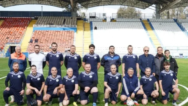 Φιλανθρωπικός ποδοσφαιρικός αγώνας μεταξύ της Ποδοσφαιρικής Ομάδας Ιατρών ΙΣΑ, με την ομάδα Βετεράνων του ΑΠΟΛΛΩNΑ ΑΘΗΝΩΝ