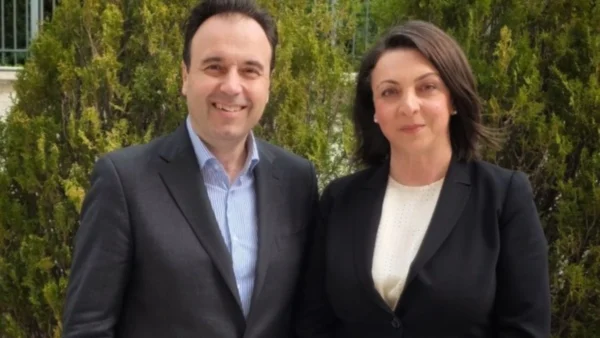 Ο Δ. Παπαστεργίου συστήνει την Αφροδίτη Σεβαστή, τη γυναίκα πίσω από τον «Pharos