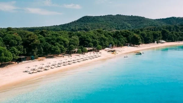 Δυναμική παρουσία του δήμου Σκιάθου στην τουριστική αγορά