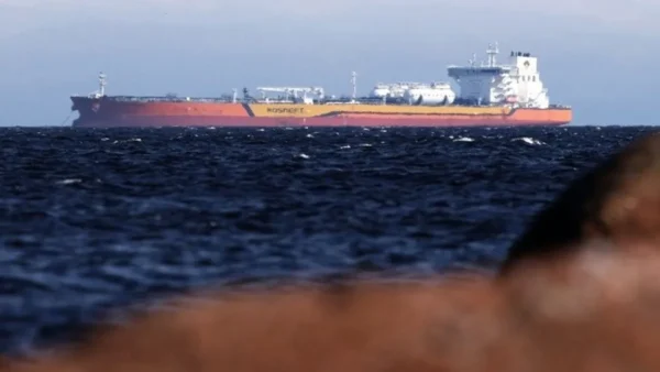 Ρωσικό πετρελαιοφόρο έφθασε στην Κούβα - Μεταφέρει ανθρωπιστικό φορτίο 100.000 τόνων αργού πετρελαίου