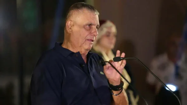 Ελεύθερη με εγγύηση η χήρα του Τράγκα μετά την απολογία της για ξέπλυμα χρήματος από φοροδιαφυγή