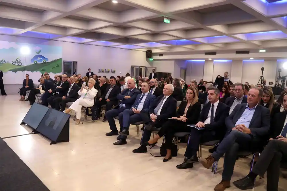 Τσιάρας: Η Ελληνίδα αγρότισσα πρωταγωνίστρια της παραγωγής και της ζωής στην ύπαιθρο