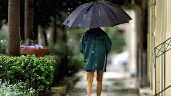 Καιρός: Βροχές και καταιγίδες σε ολόκληρη τη χώρα - Πτώση της θερμοκρασίας