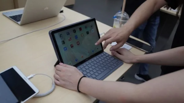 Πιο γρήγορο ίντερνετ, λιγότερη γραφειοκρατία - Πώς το νέο νομοσχέδιο αλλάζει το διαδίκτυο στην Ελλάδα