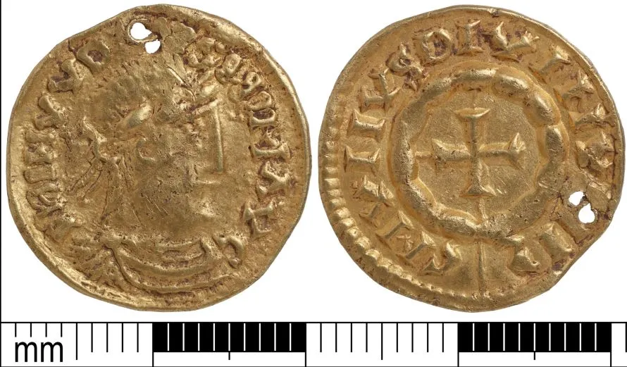 Ανακαλύφθηκε χαμένο χρυσό μενταγιόν των Βίκινγκ – Ανατρέπει την ιστορία της εισβολής στην Αγγλία