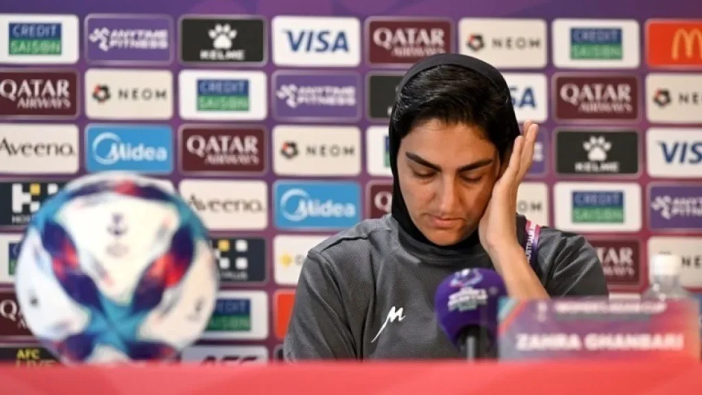 Στην Κωνσταντινούπολη τα μέλη της γυναικείας ομάδας ποδοσφαίρου του Ιράν