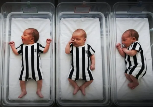 Κίνηση συμβολισμού από τον ΠΑΟΚ: Δώρο το πρώτο ασπρόμαυρο φορμάκι σε όλα τα μωρά που θα γεννηθούν τον Απρίλιο