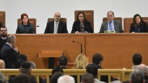 Λάρισα-Δίκη για τα Τέμπη: Την Μ. Δευτέρα συνεχίζεται η δίκη