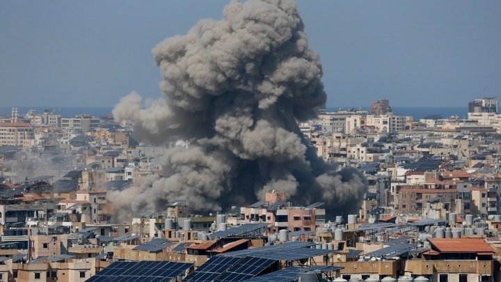 Ισραηλινός υπ. Άμυνας: Η Χεζμπολάχ “θα πληρώσει βαρύ τίμημα” για τις επιθέσεις κατά τη διάρκεια του Πάσχα