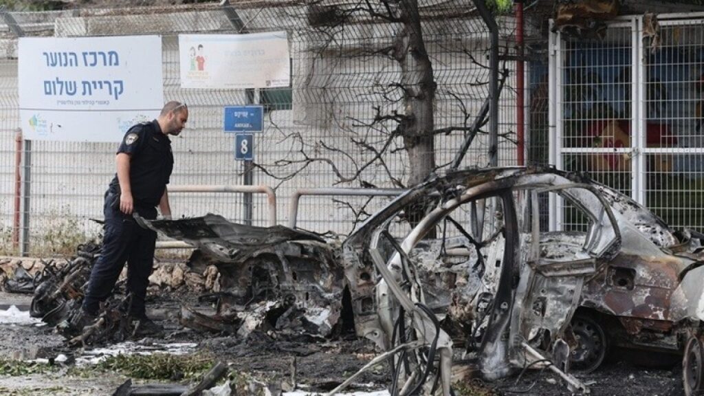 Τραυματίες στο Ισραήλ ύστερα από εκτόξευση πυραύλων από το Ιράν – Οι Χούθι ανέλαβαν την ευθύνη για 3η επίθεση με πυραύλους